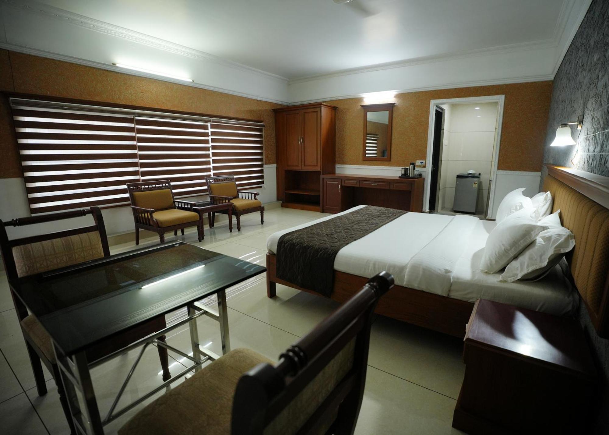Hotel Maharani Pala Dış mekan fotoğraf